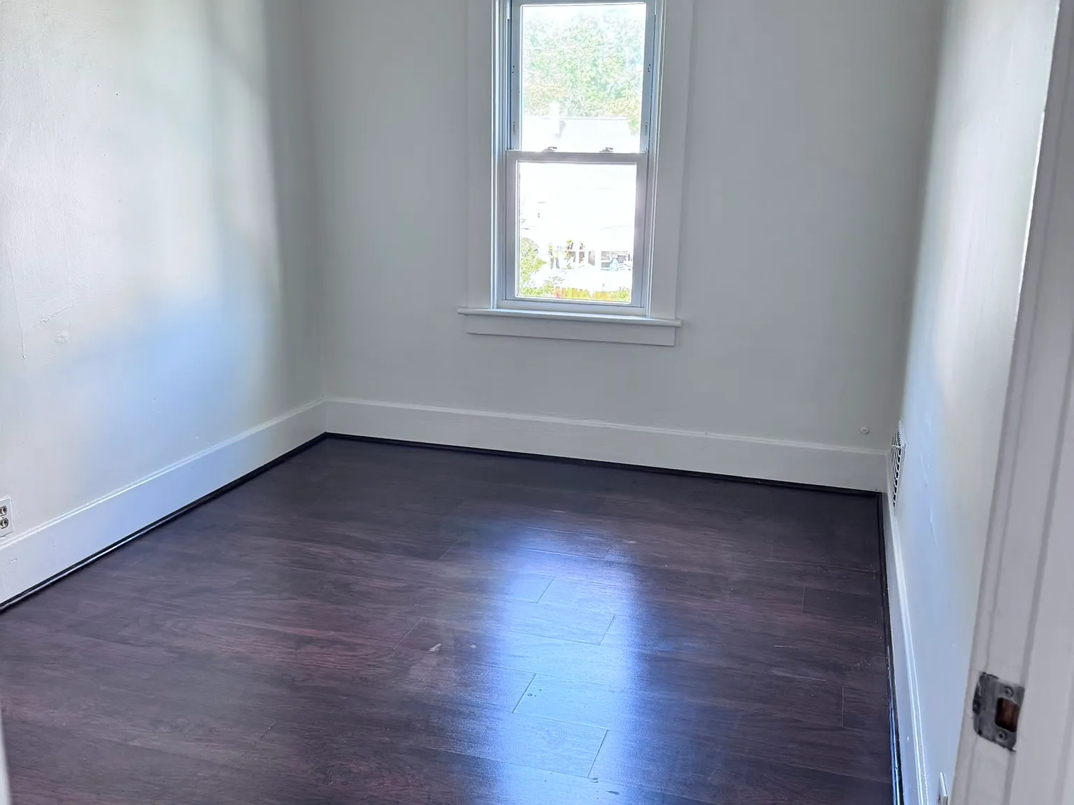 2 bed, 1000 sqft, $1,350 — Photo 3