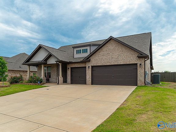 2nd image of 104 Colony Cove Dr