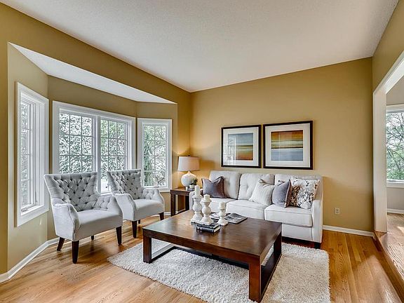 5th image of 40 Basswood Cir