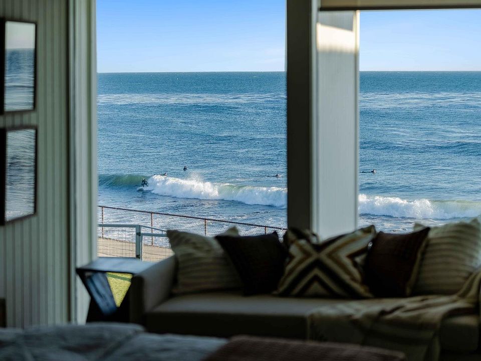 1st image of 9 Rockview Dr