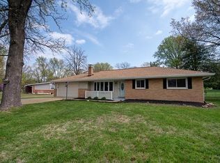 74 Grand Circle Dr, Maryland Heights, MO 63043