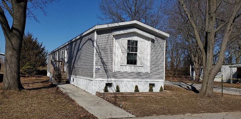 2nd image of 2716 W Delmar Ave #52