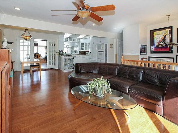 4th image of 9 Mulberry Dr