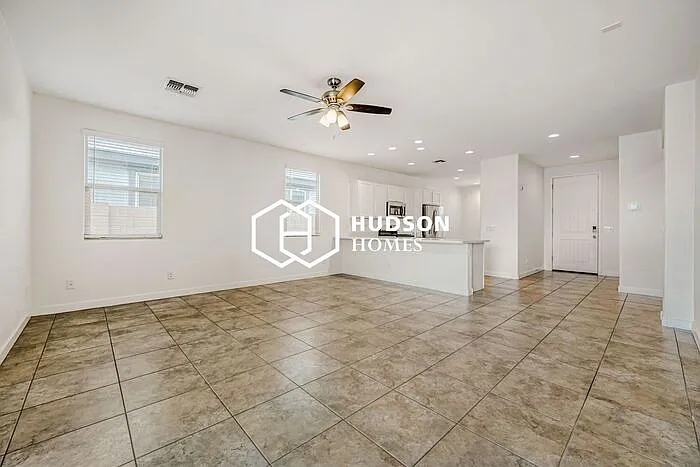 6326 W Raymond St — Photo 4