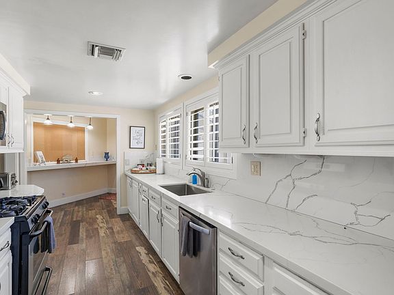 5th image of 58788 Carmelita Ct