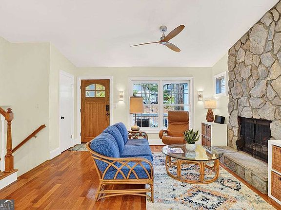 5th image of 207 Mimosa Dr