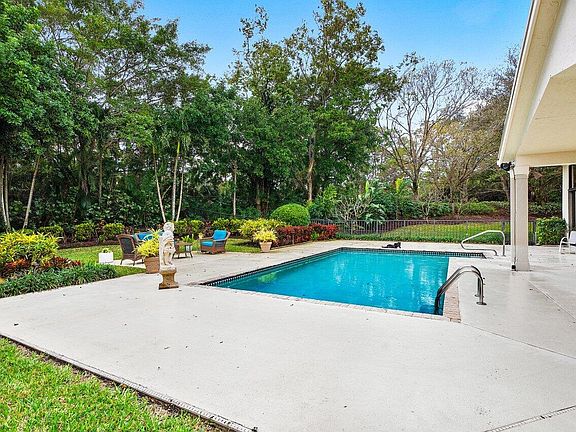 3rd image of 3682 Toulouse Drive