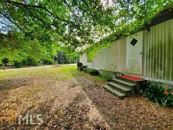 2nd image of 100 Cypress Lake Dr