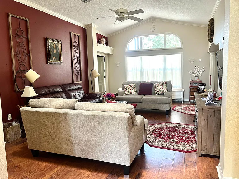 565 Brighton Dr — Photo 5