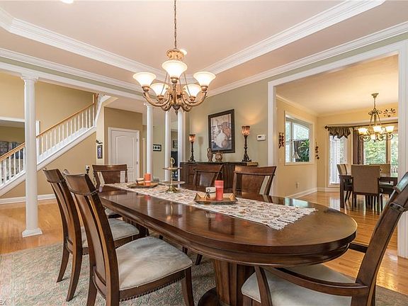 4th image of 6975 Woodlands Ln