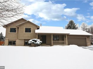 9239 Xenium Ln N, Maple Grove, MN 55369