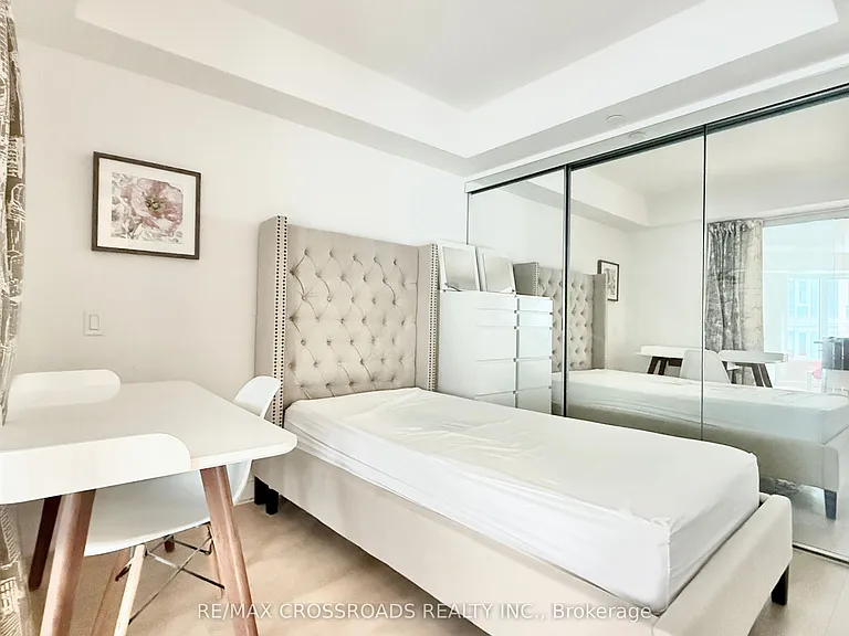 155 Yorkville Ave #2108 — Photo 12