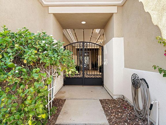 4th image of 81259 Avenida Lorena