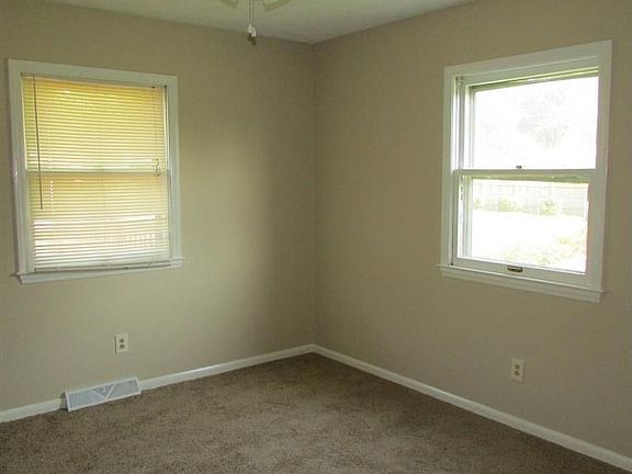 5th image of 306 Bellechase Ln