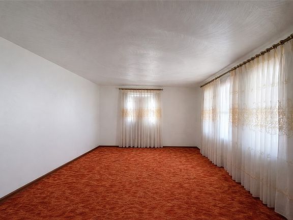 4th image of 404 Indiana Ave
