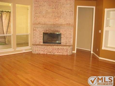 3rd image of 804 Woodbury Ct