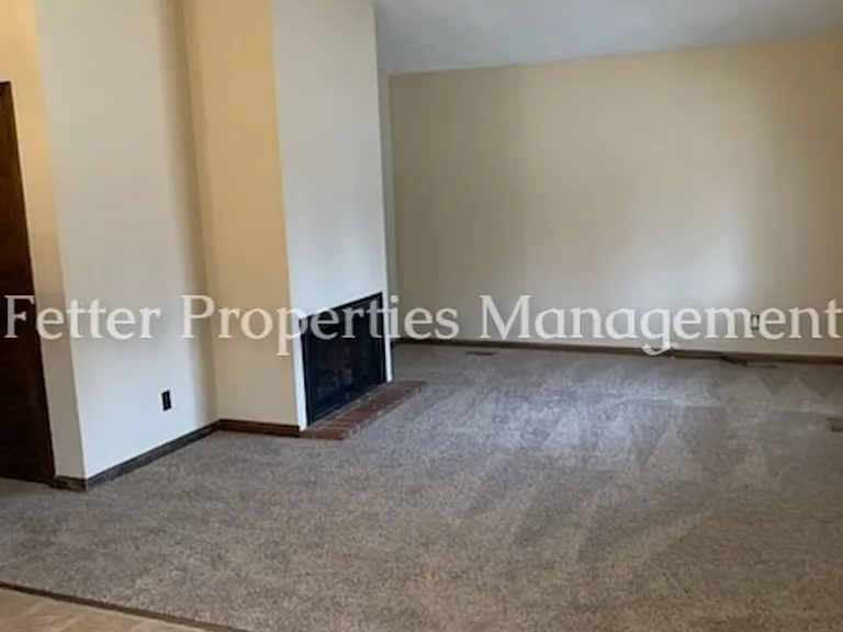 6566 Heathervale Ct — Photo 3