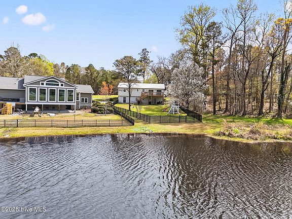 3rd image of 4020 Forest Lake Drive SW