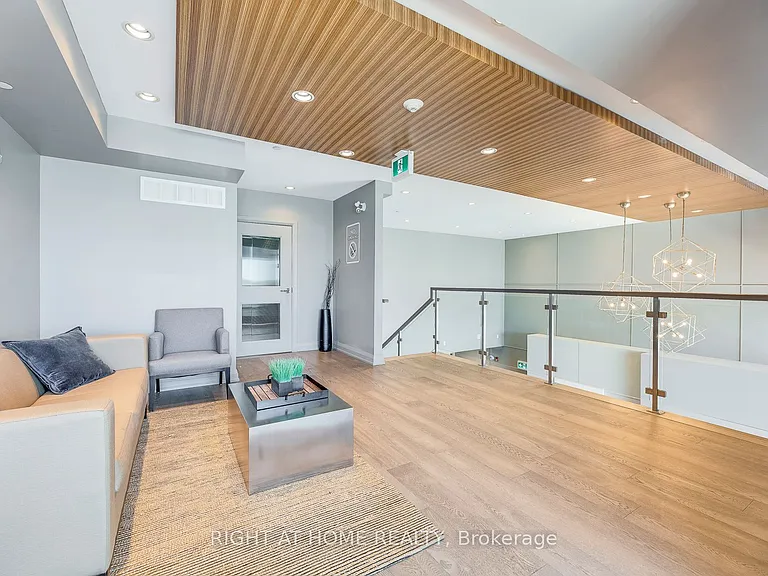 3028 Creekshore Cmn #215 — Photo 37
