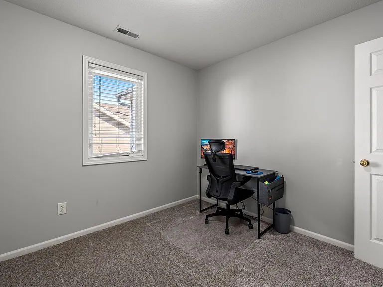 2718 Sassafras Cv — Photo 10