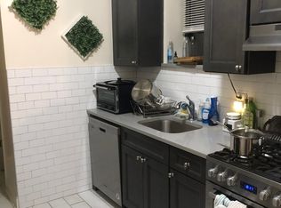 25-47 35th St #2, Astoria, NY 11103