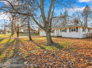 1389 Mayfield Dr, Lansing, MI 48906
