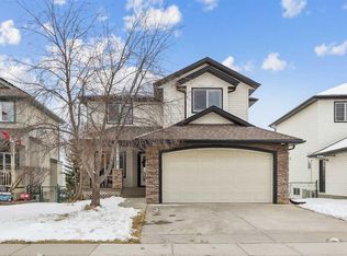 56 SW Bow Ridge Dr, Cochrane, AB T4C1V5