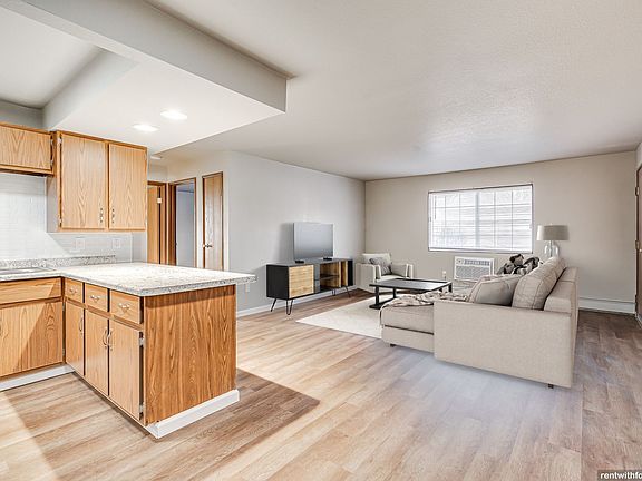 4th image of 263-265 267 Grand Ct #D202