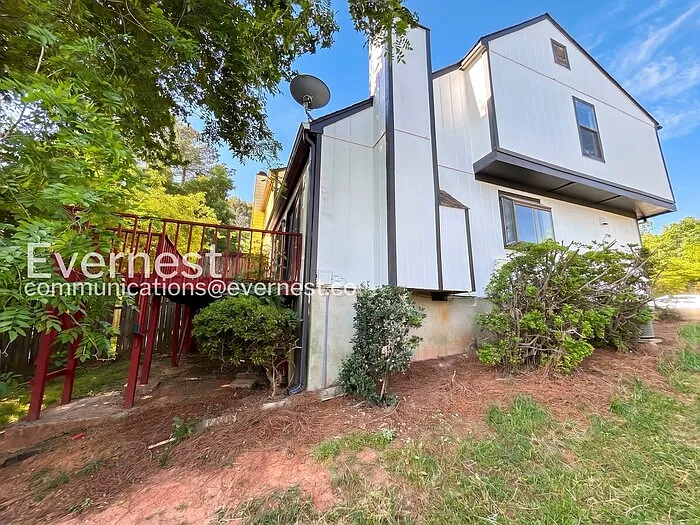 1174 Ridgecrest Ln SE — Photo 17