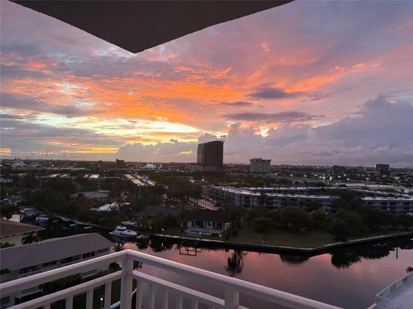427 Golden Isles Dr APT 10D, Hallandale, FL 33009