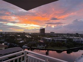 427 Golden Isles Dr, Hallandale, FL