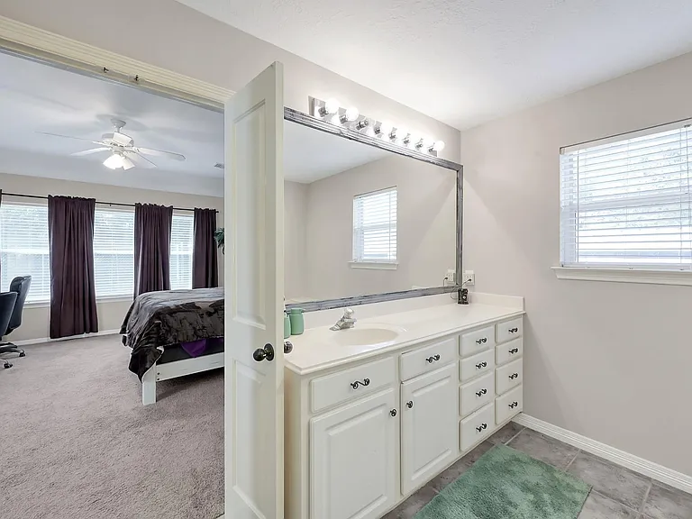 12102 Mustang Ave — Photo 15