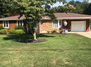 520 Creek Rd, Conneaut, OH 44030