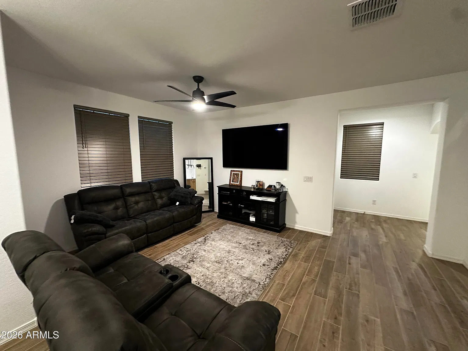 3 bed, 2.5 bath, $2,400 — Photo 4