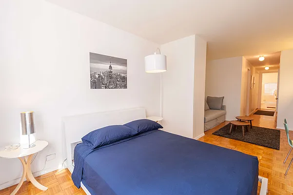 Rented by Solace SMC Inc | media 30