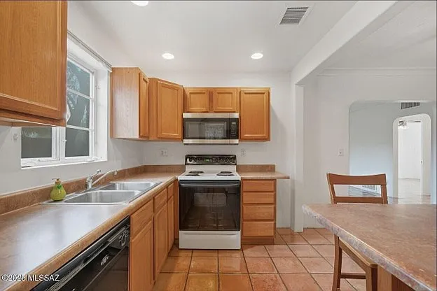 1308 E Spring St — Photo 9