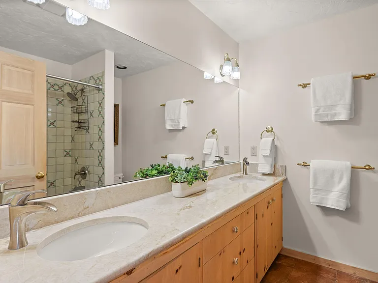 818 Faraway Rd — Photo 17
