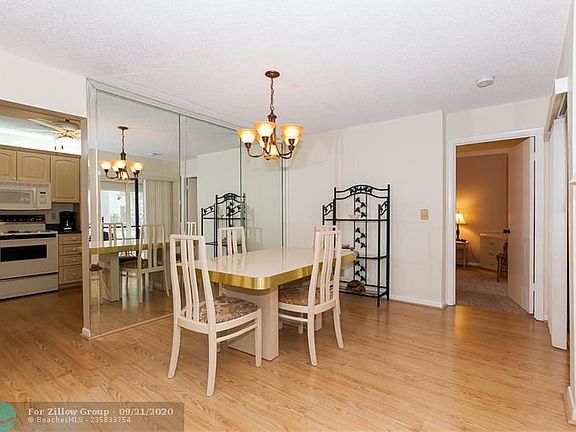 3rd image of 4059 Carambola Cir N #2975