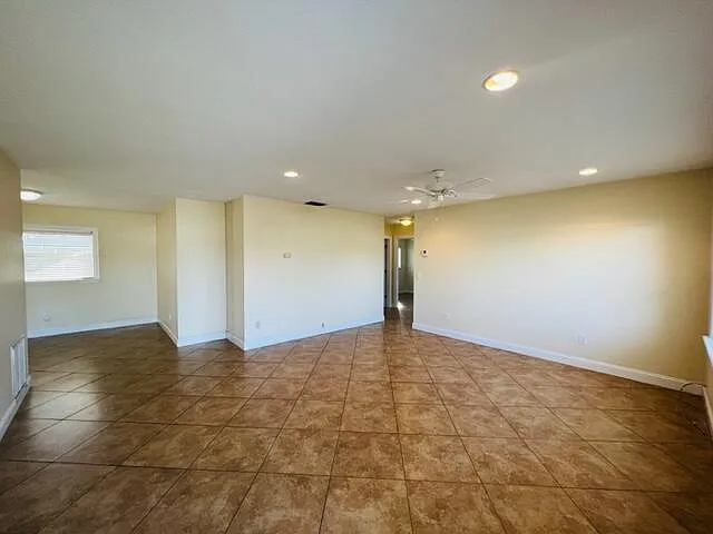 3 bed, 2.0 bath, 1254 sqft, $3,900 — Photo 2