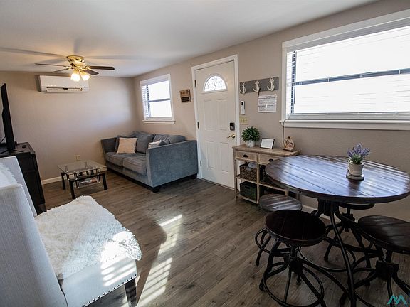 5th image of 1408 S Avenue E