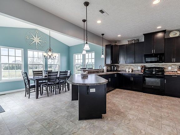 2nd image of 320 Evergreen Cir