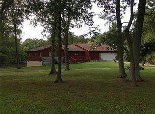 811 E 700 North Rd, Tower Hill, IL 62571