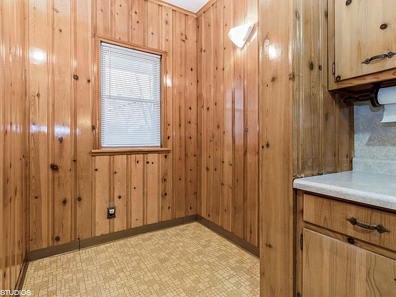 5th image of 1524 Hosmer St