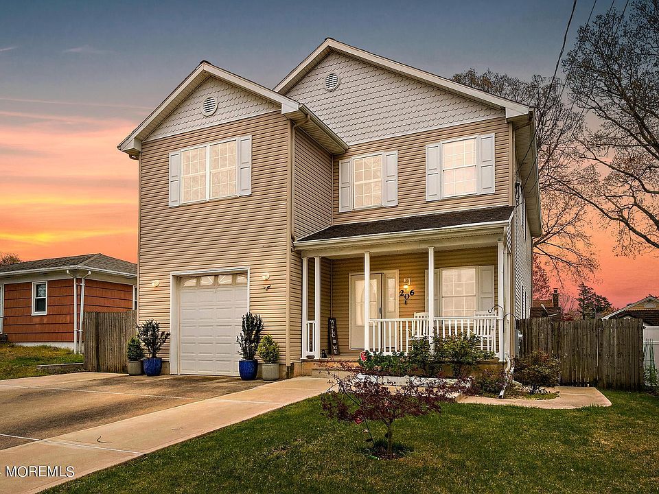 1st image of 206 Marom Drive