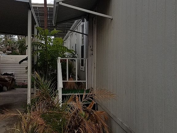 4th image of 850 W Mission Blvd Trailer D16