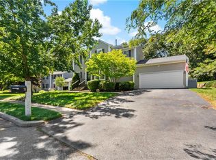 71 Remington Farm Dr, Coventry, RI 02816