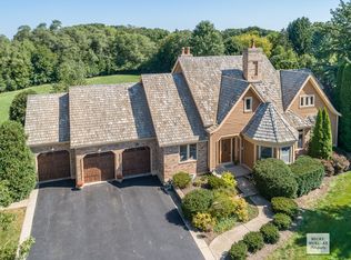 36W268 McKay Dr, St Charles, IL 60175