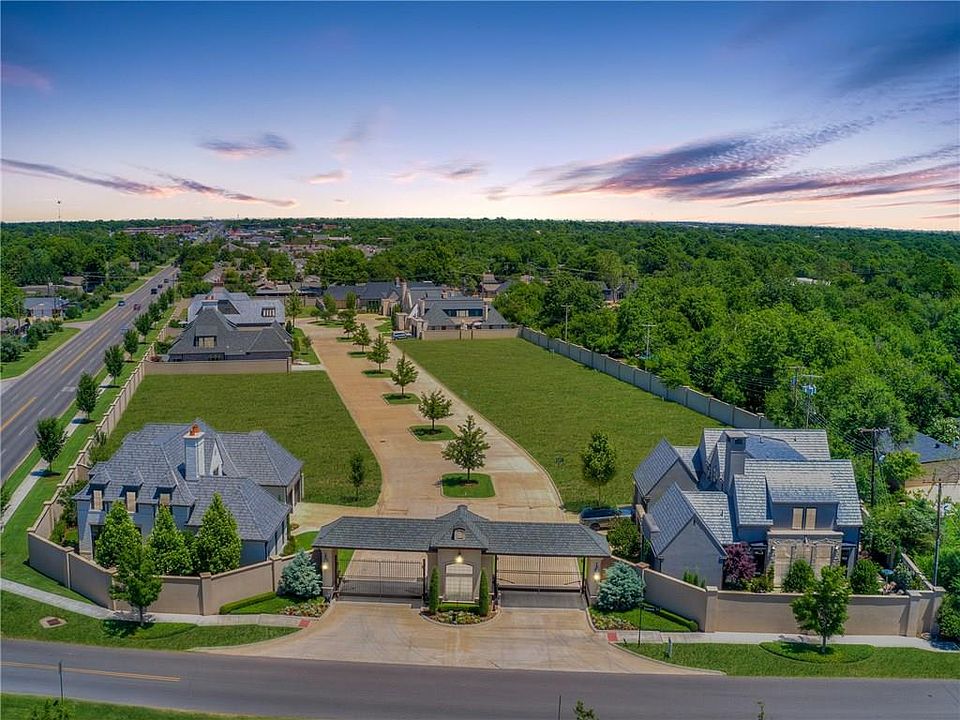 1st image of 8413 Stonehurst Ct