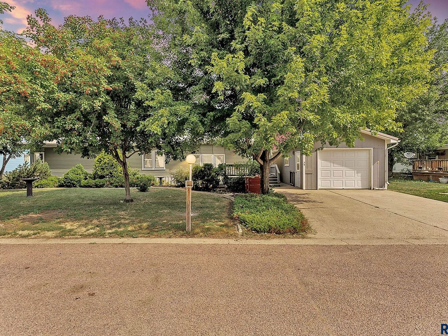 306 N Dewald St 7&9, Freeman, SD 57029 Zillow