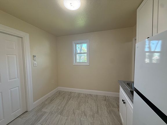 Dining/Kitchen area